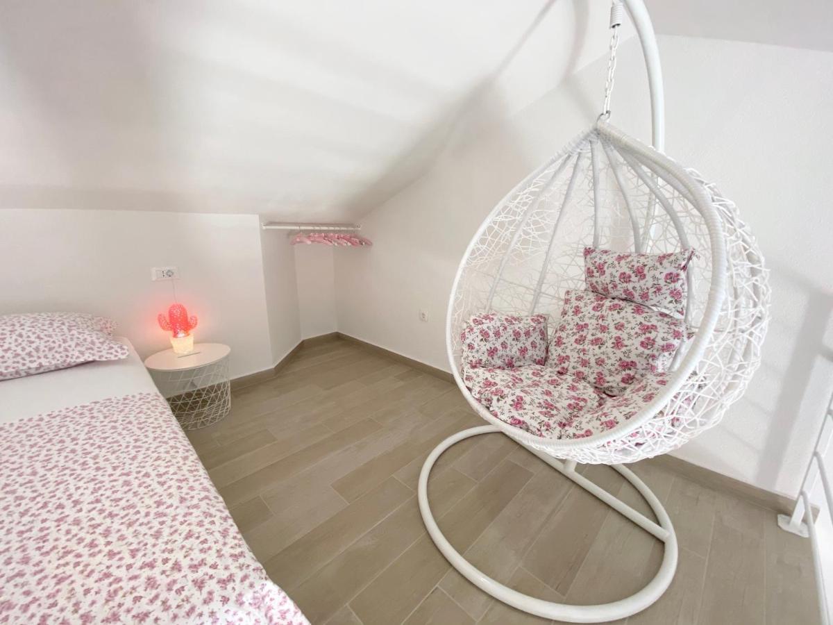 Apartmani Ksenija Tucepi Luaran gambar