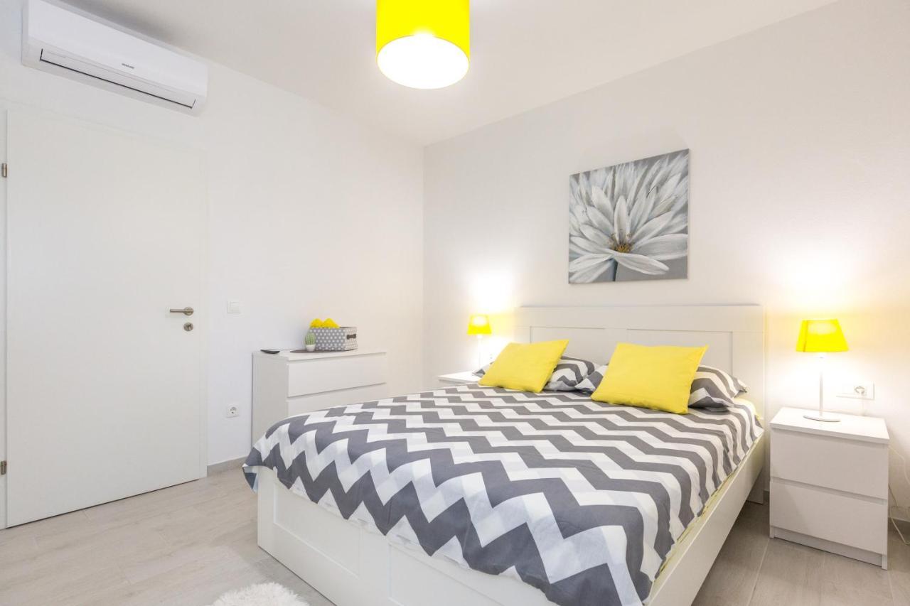 Apartmani Ksenija Tucepi Luaran gambar