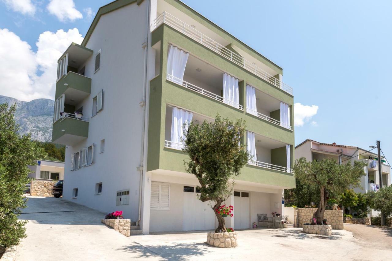 Apartmani Ksenija Tucepi Luaran gambar