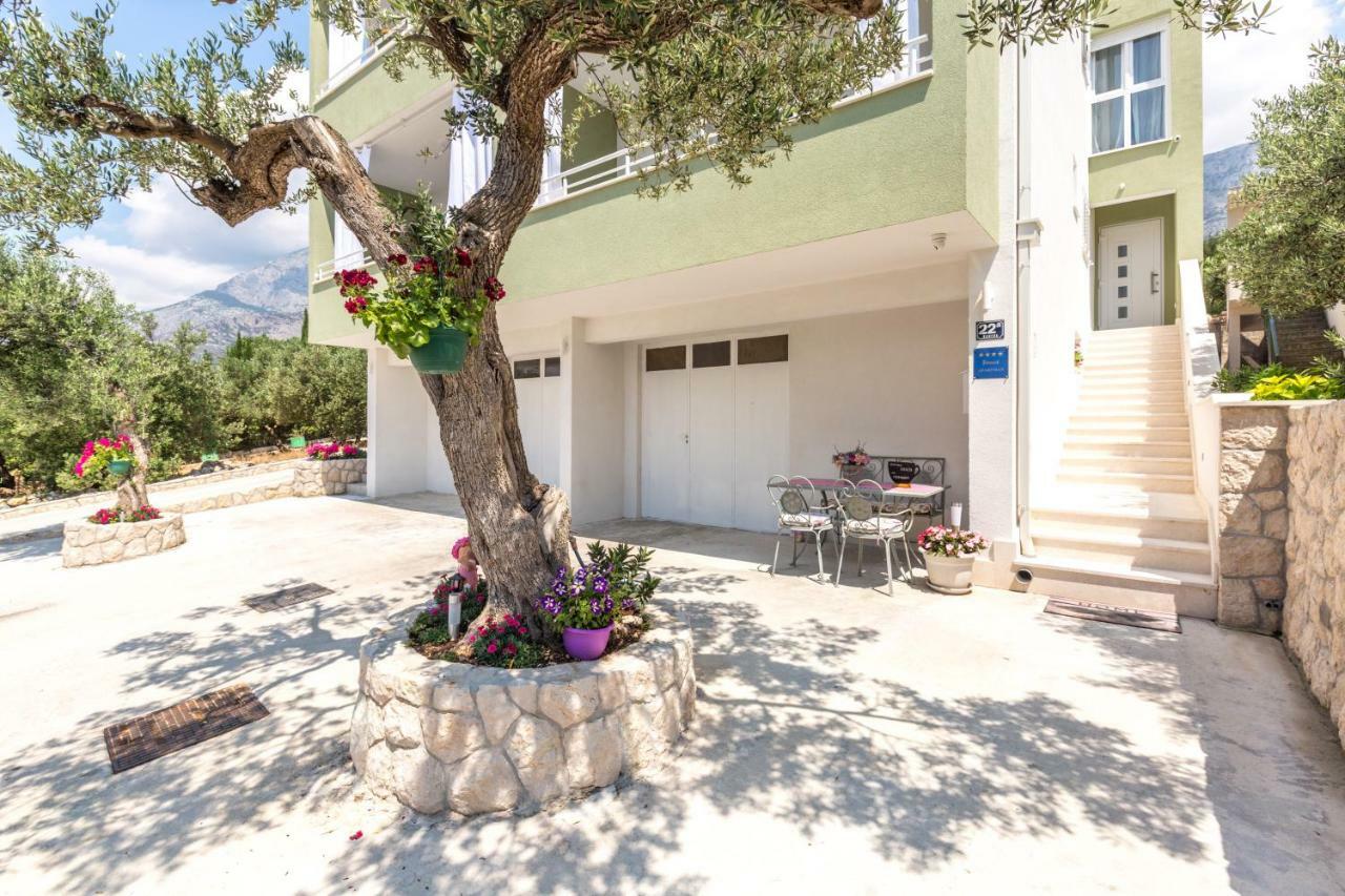 Apartmani Ksenija Tucepi Luaran gambar